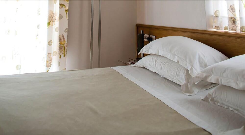 Santa Rosa Relais Hotel Ночи Екстериор снимка