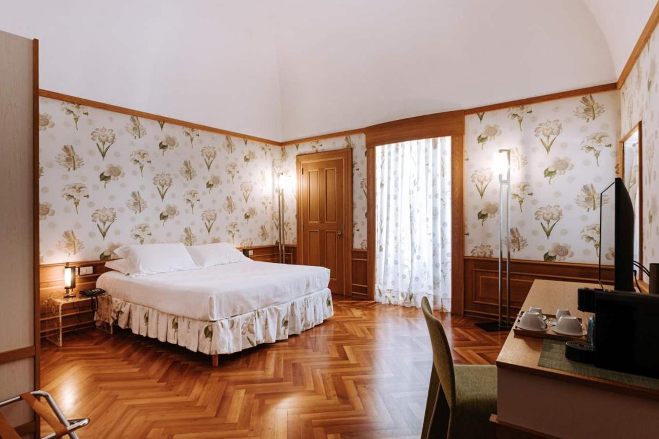 Santa Rosa Relais Hotel Ночи Екстериор снимка