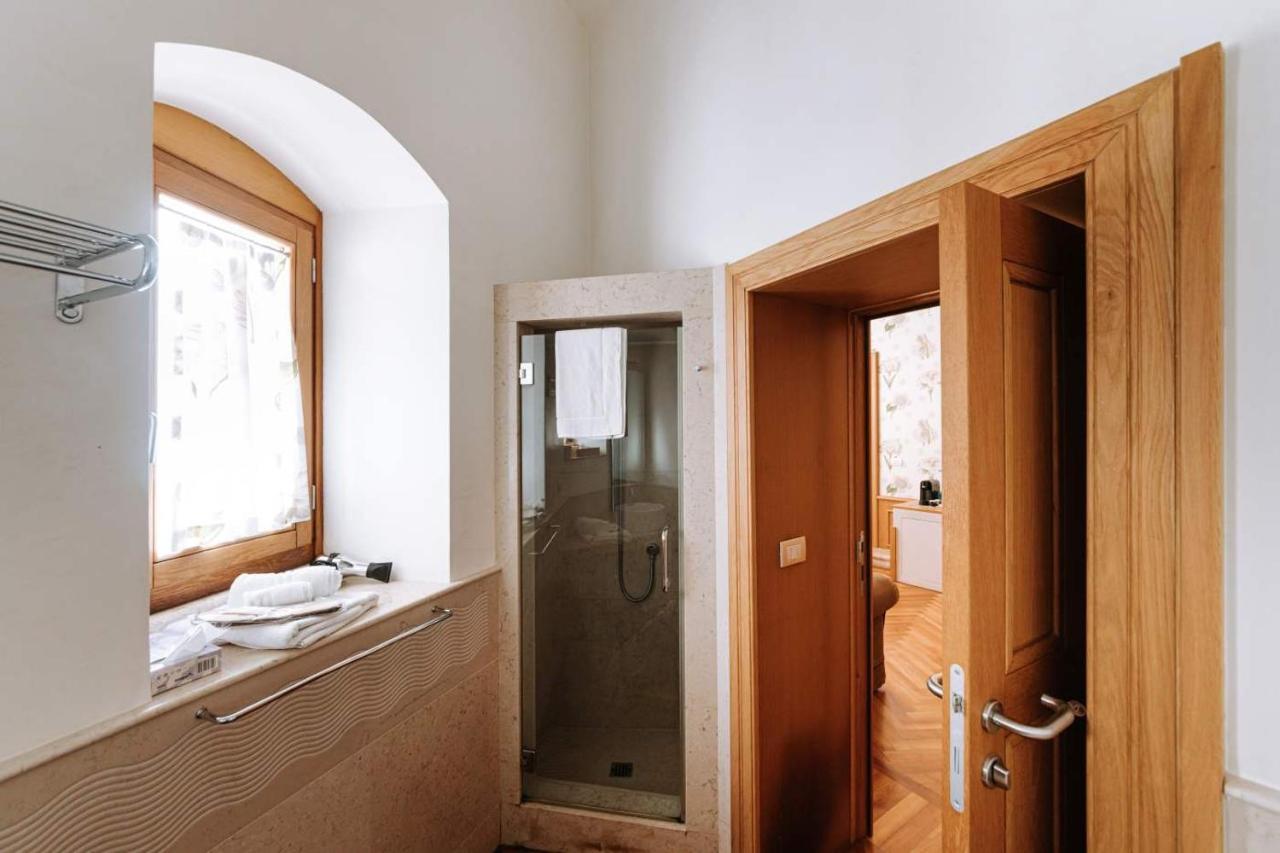Santa Rosa Relais Hotel Ночи Екстериор снимка