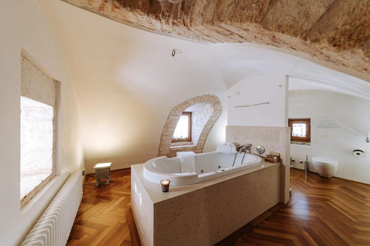 Santa Rosa Relais Hotel Ночи Екстериор снимка