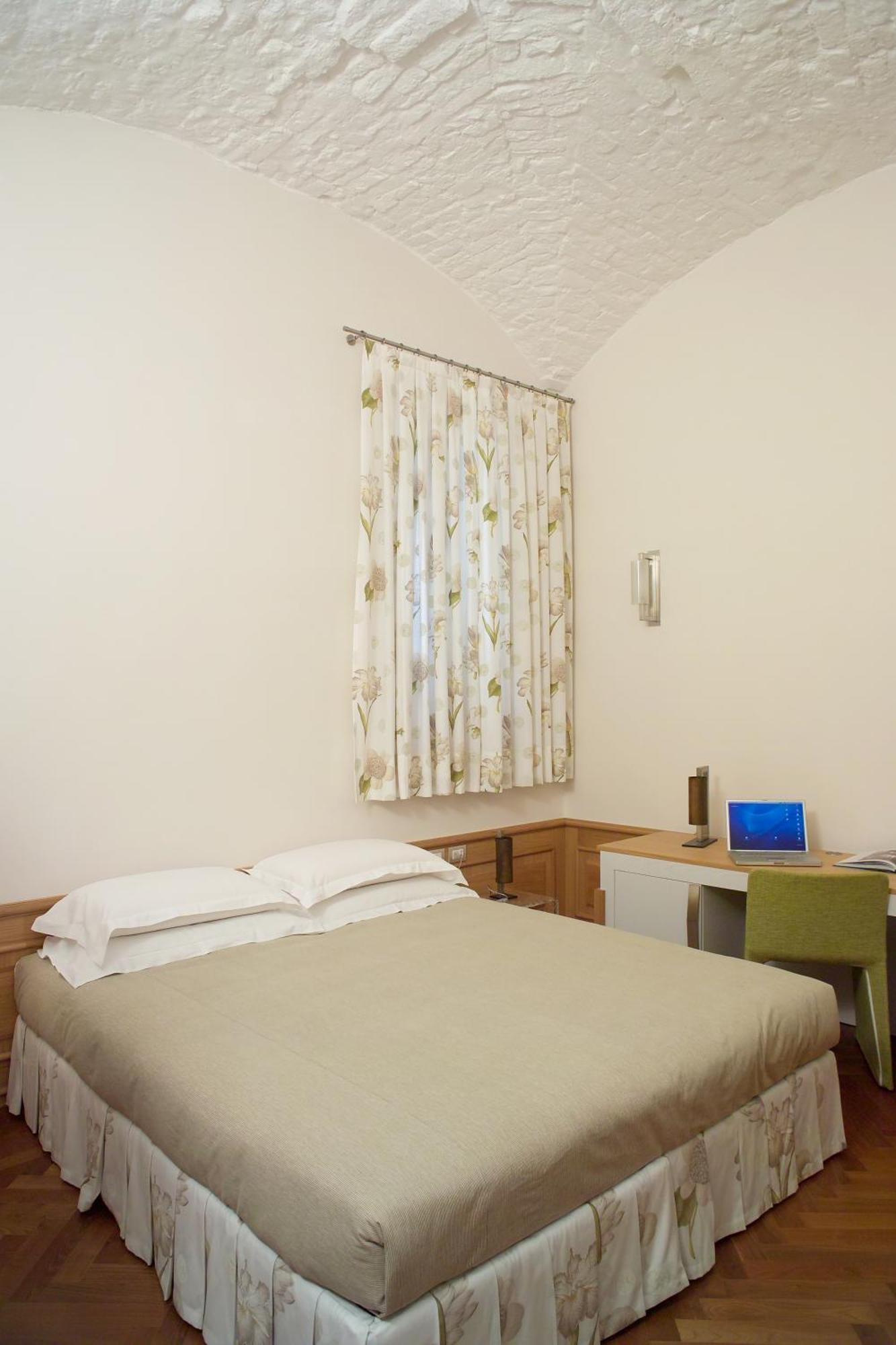 Santa Rosa Relais Hotel Ночи Екстериор снимка