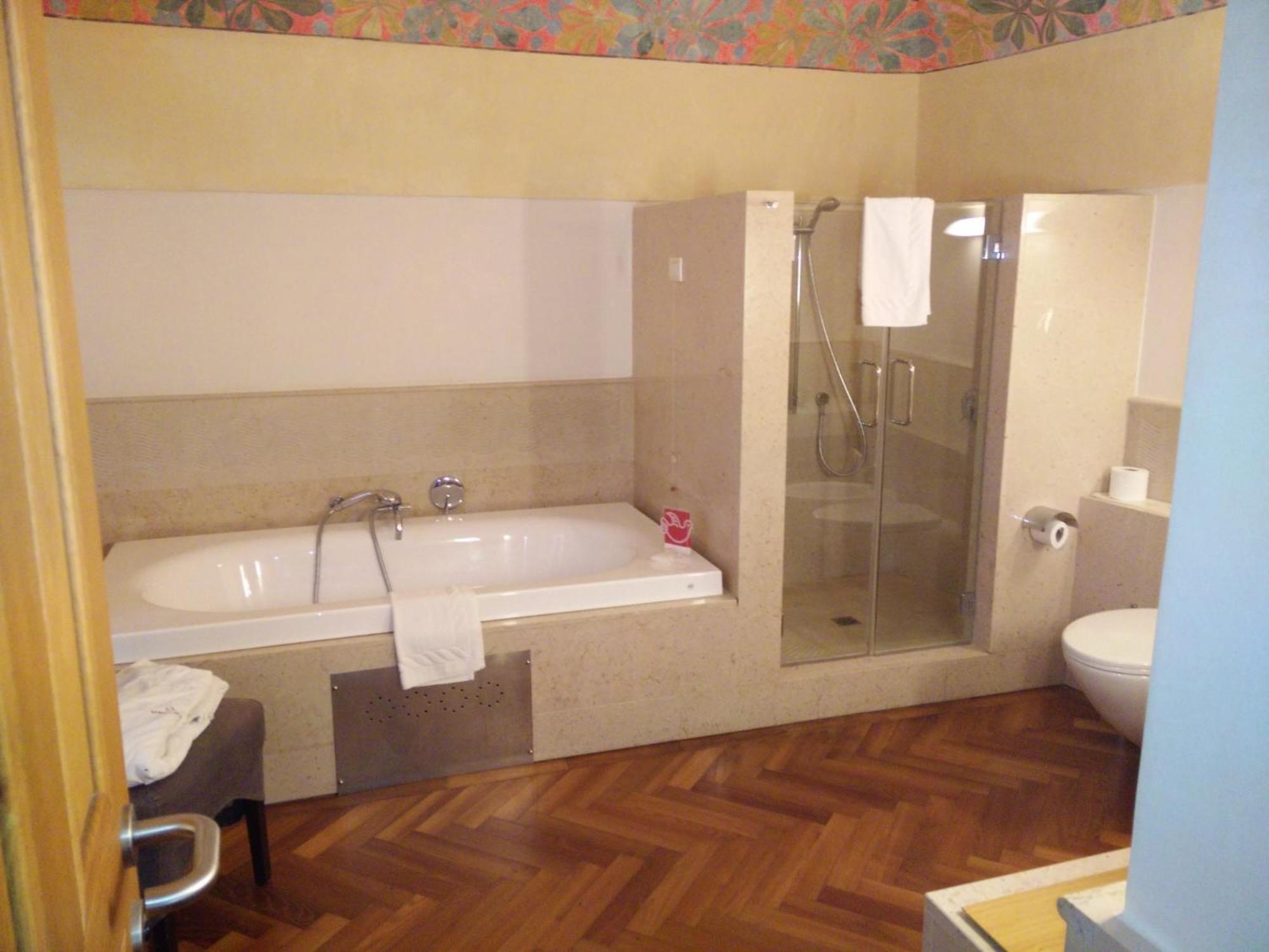 Santa Rosa Relais Hotel Ночи Екстериор снимка