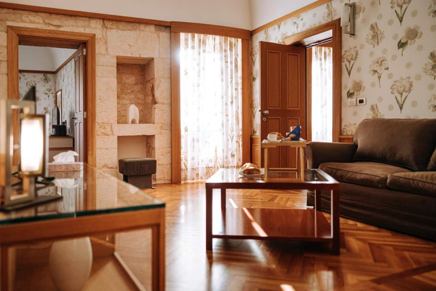 Santa Rosa Relais Hotel Ночи Екстериор снимка